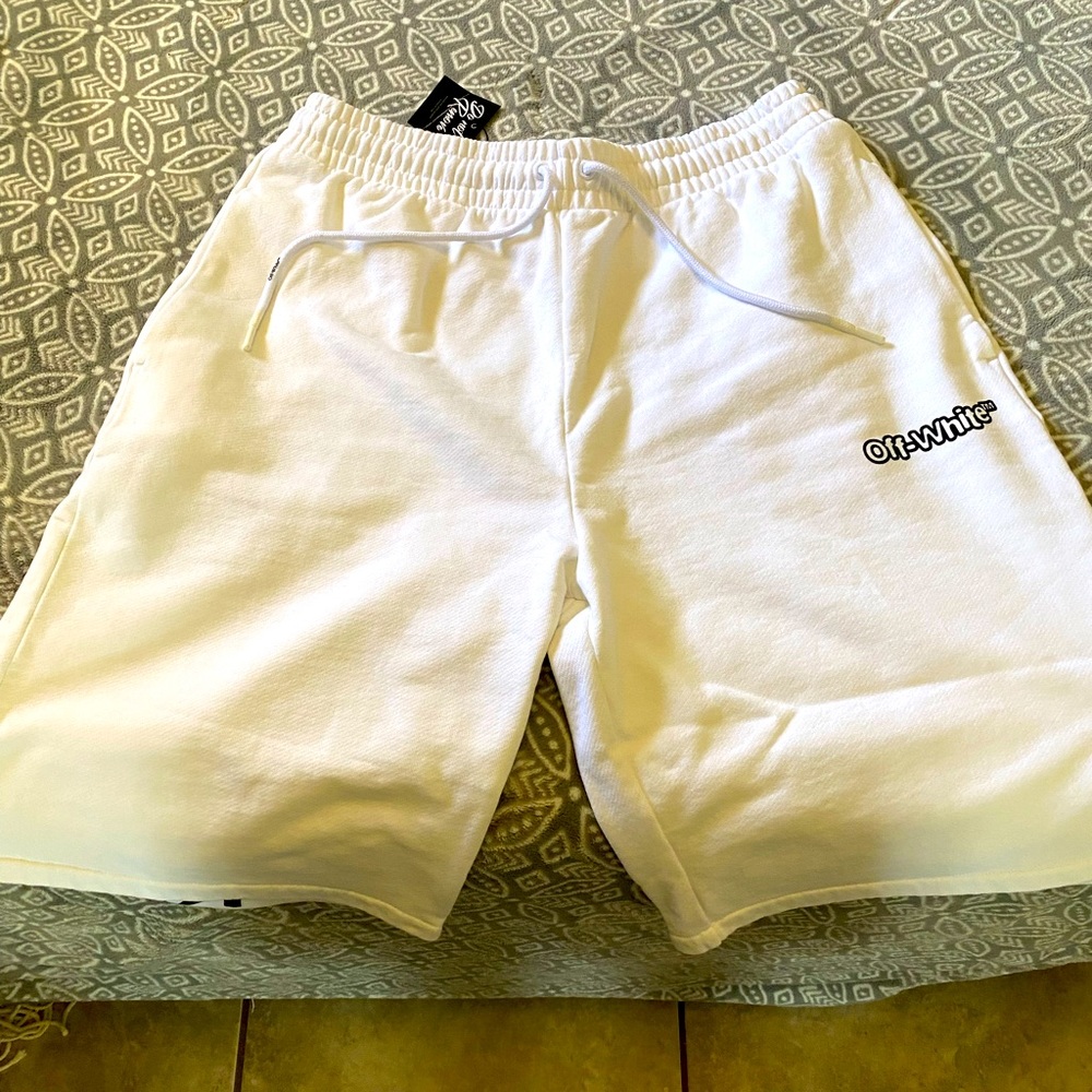 Mens off white shorts, size large, color white.